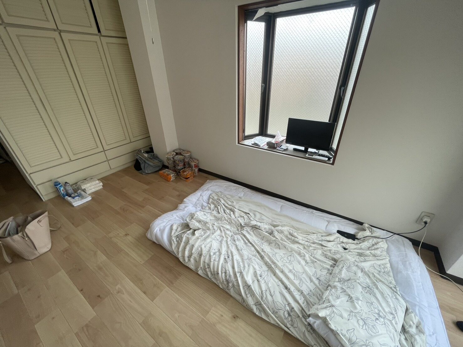 入居直後の部屋に用意された食料の一例
